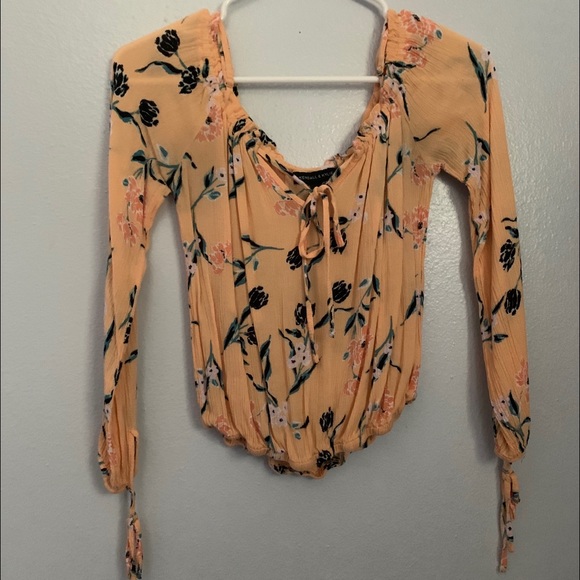 Kendall & Kylie Cold Shoulder Top - Picture 5 of 9